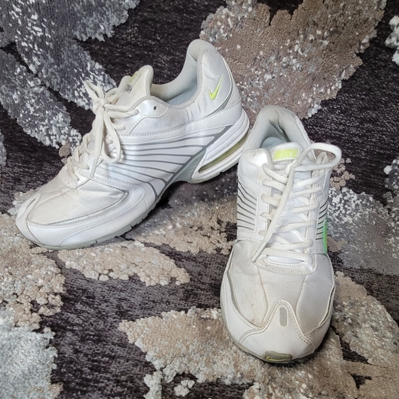 Nike shoes - Picture 4 of 8